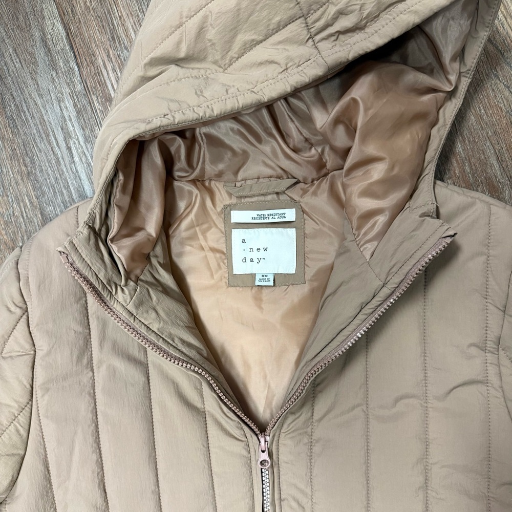 *a new day* Puffer Jacket w/ Hood Like New Medium - Picture 3 of 5